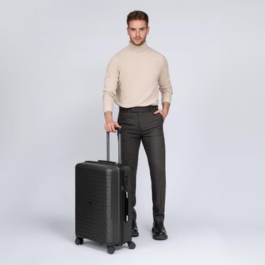 Валіза середня REDOLZ Essentials 05, 67 см, чорна, поліпропілен, 4 подвійні колеса, TSA-замок