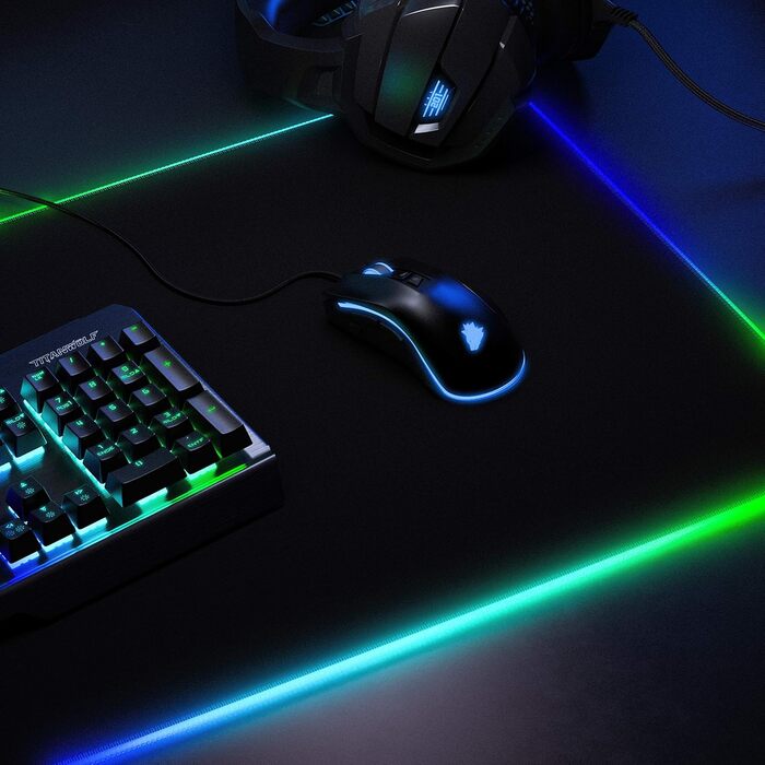 Кисмат TITANWOLF XXXL RGB ігровий килимок для миші – 1200 x 600 мм, LED, 7 кольорів, 4 режими, гумова основа, миється (Black Pro)