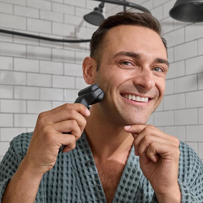 Електричний тример для тіла MANSCAPED® The Chairman™ Plus з двома насадками, SkinSafe®-фільтром та прецизійними ножами, USB-C зарядка, для делікатної стрижки
