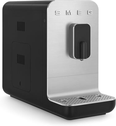 Еспресо-машина Smeg BCC11BLMEU з вбудованою кавомолкою, термоблоком, об'єм 1,4 л, чорна