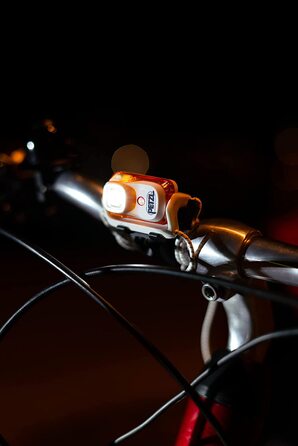 Налобний ліхтар PETZL Bindi, зелений, універсальний розмір