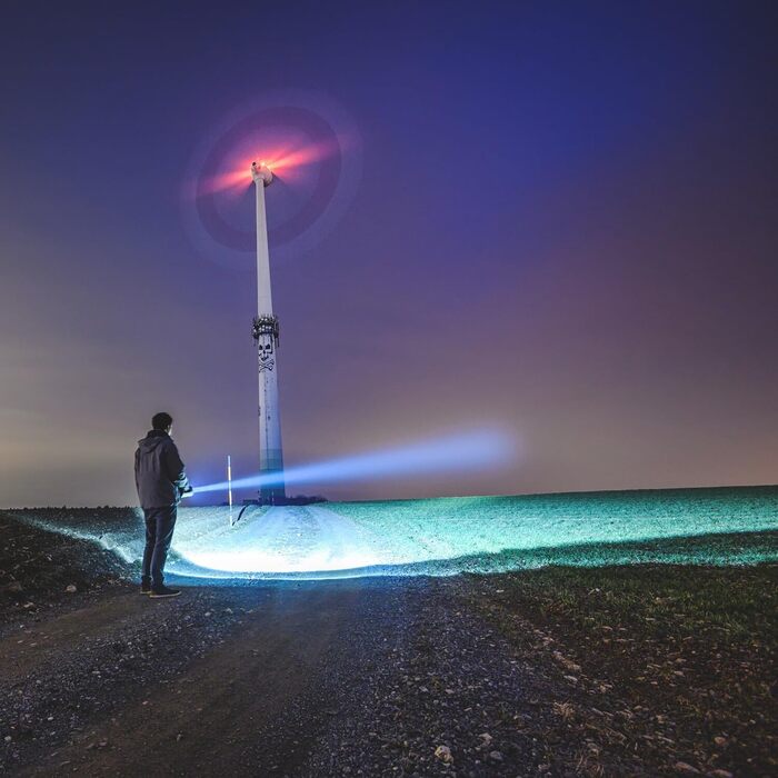 ANSMANN LED акумуляторний ручний прожектор 10400mAh, аварійне освітлення при відключенні електроенергії, до 100 годин роботи, зарядка через Micro USB або док-станцію