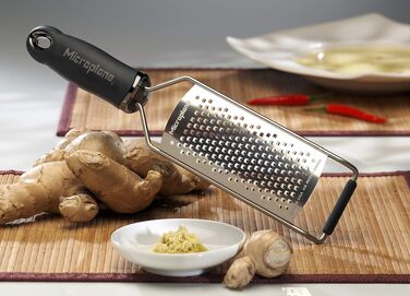 Терка Microplane для сиру, моркви, імбиру, кокоса та хріну, чорна, з нержавіючої сталі - Made in USA, груба
