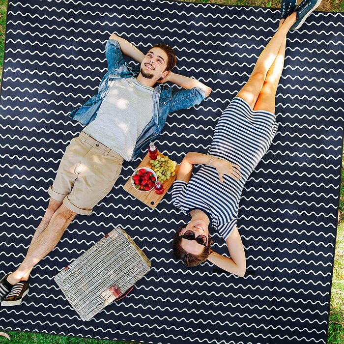 Пікнік килимок XXL Relaxdays 200x200 см, фліс, водонепроникний, теплоізоляційний, з ручкою для перенесення, темно-синій/білий