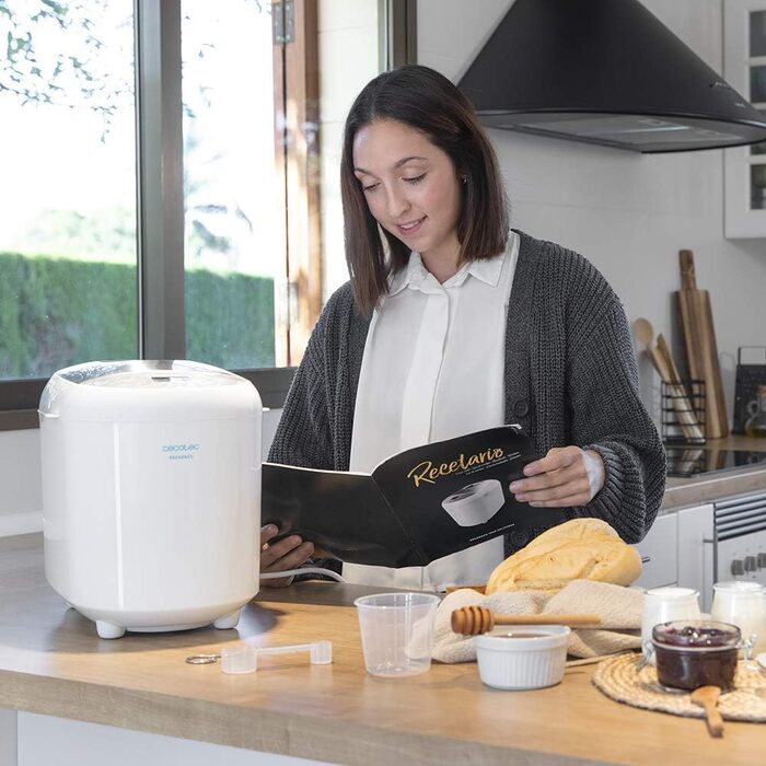 Хлібопічка Cecotec Bread&Co 1000 Delicious, 550 Вт, 19 програм, для хліба до 1 кг, таймер на 15 годин, біла