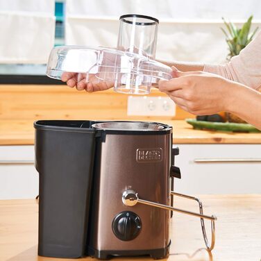 Соковижималка BLACK+DECKER BXJE600E, 600 Вт, для овочів і фруктів, з нержавіючої сталі, 62 мм, 2 швидкості, 2 контейнери для соку та м’якоті