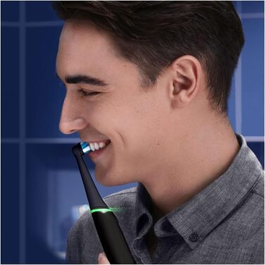 Електрична зубна щітка Oral-B iO Series 6, чорна