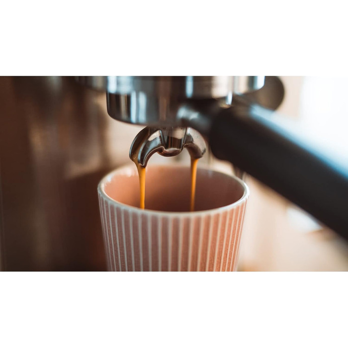 Еспресо-машина Solis Barista Perfetta Plus 1170, професійна ріжкова кавоварка з манометром, паровою та гарячоводною насадкою, температурним регулятором, 54 мм холдером, подвійним носиком, червона