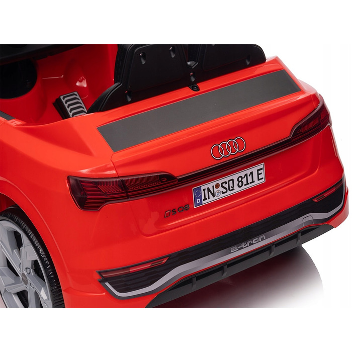 Дитячий електромобіль Audi SQ8 4x4: EVA-гума, шкіряне сидіння, акумулятор 12V 7Ah, пульт 2.4G та LED-освітлення